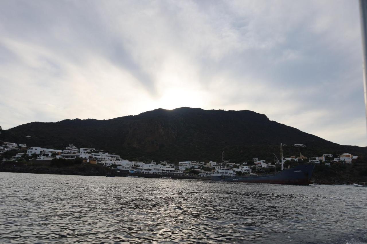 Art B&B Panarea Exterior foto