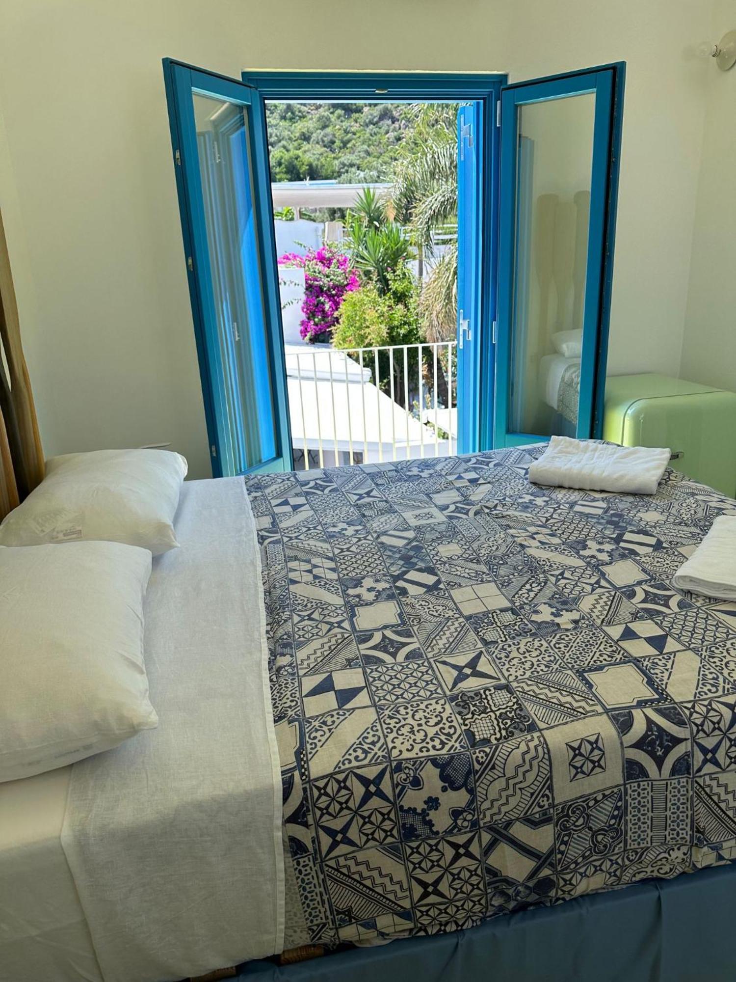 Art B&B Panarea Exterior foto